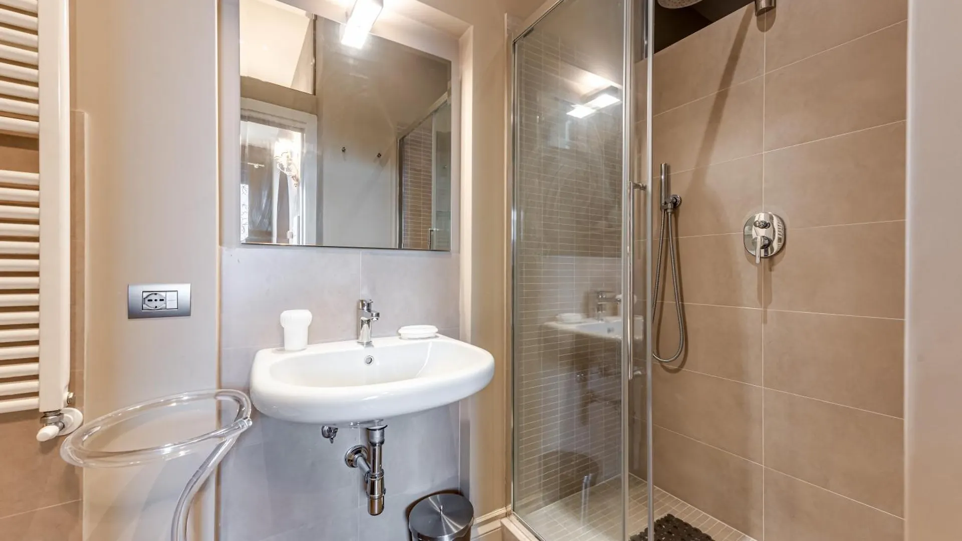 Pretty Suite Firenze Fiesole 0*, Floransa İtalya
